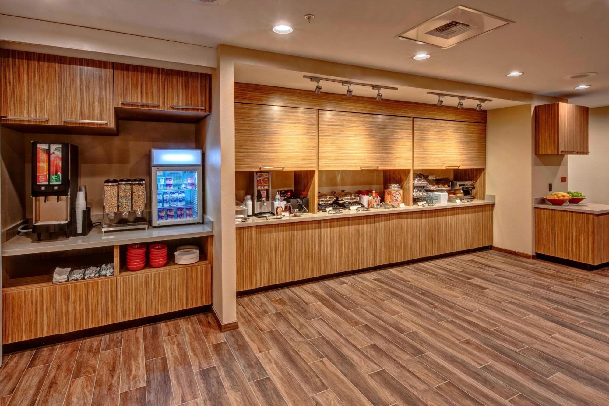 ทาวน์เพลซ สวีท บาย แมริออท ฮอตสปริง Hotel ฮอตสปริงส์ ภายนอก รูปภาพ